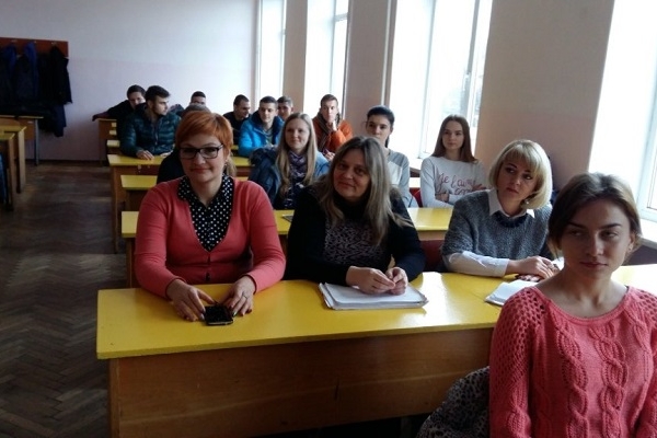 Чиновник Тернопільської міськради повчив студентів стратегії