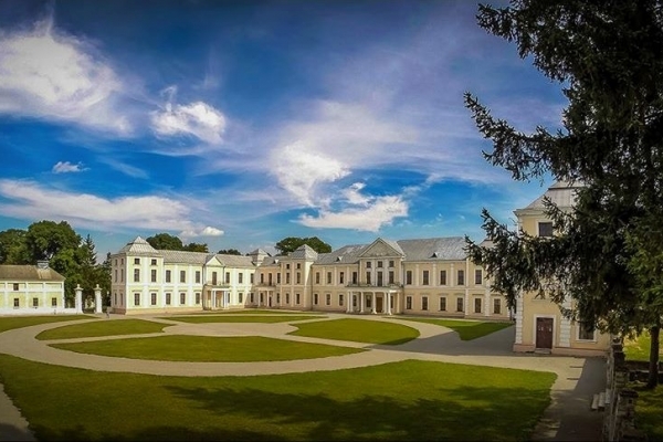 На Тернопільщині є неймовірної краси палац