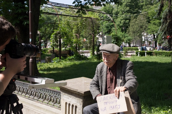 Тернопільський соціальний ролик про дідуся підкорює мережу (Фото, відео)