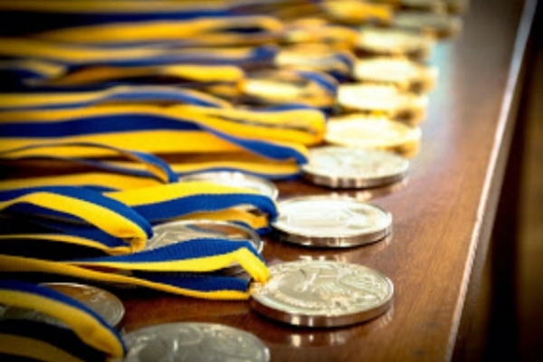 У Тернополі 112 випускників були нагороджені золотою медаллю