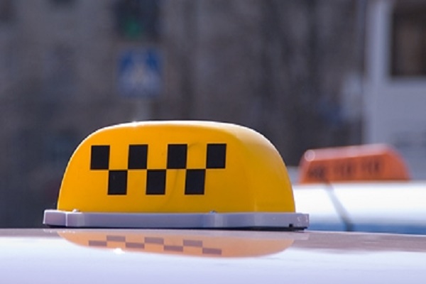 Неадекватного тернопільського таксиста зганьбили в мережі (Відео)