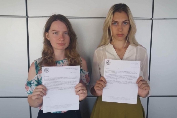 Двом українським стипендіаткам відмовили у візі до США