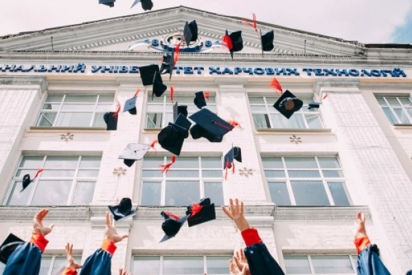 Українські виші необгрунтовано завищують ціни за навчання