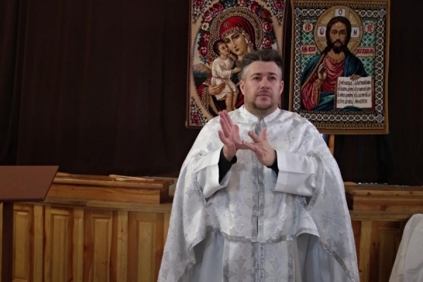 На Тернопіллі священик чи не єдиний в Україні проводить Службу Божу мовою жестів