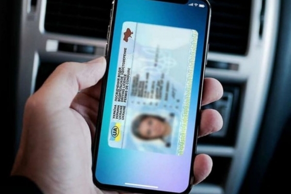 Українці зможуть відновити водійські посвідчення онлайн: Скільки це коштуватиме?