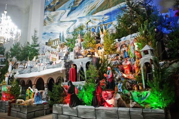 Найбільша в Україні різдвяна шопка - у Тернополі (Відео)
