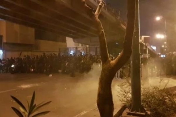 В Тегерані спалахнули масові протести через збиття іранськими військовими українського пасажирського літака (Відео)