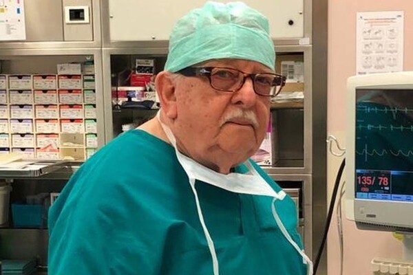 «Я дав клятву»: 85-річний анестезіолог повернувся на роботу для боротьби з COVID-19